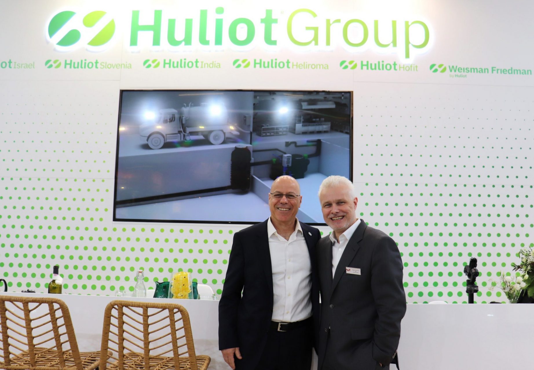 CEO Huliot Group Nitzan Cohen (left) and CEO hpg plastics Jürgen Hendrikx at the fair “ISH Frankfurt” 2023